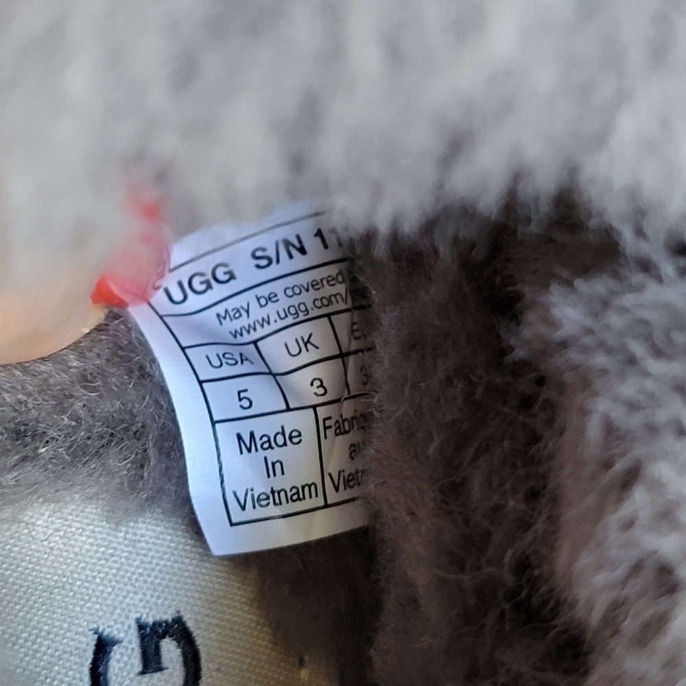 UGG  Nita Slippers - Picture 7 of 11